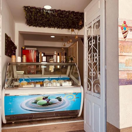 Albergue Y Gelateria Il Nonno Sarria Exterior foto