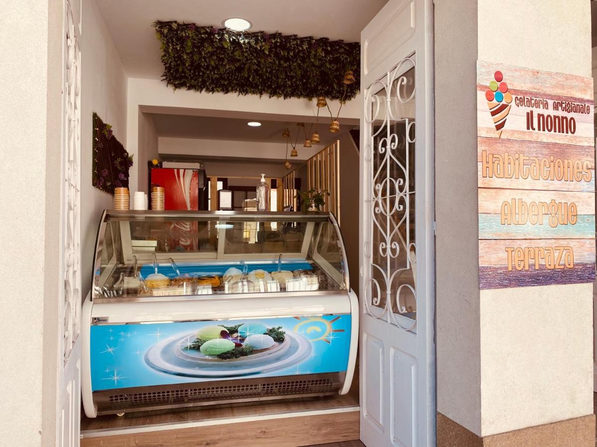 Albergue Y Gelateria Il Nonno Sarria Exterior foto